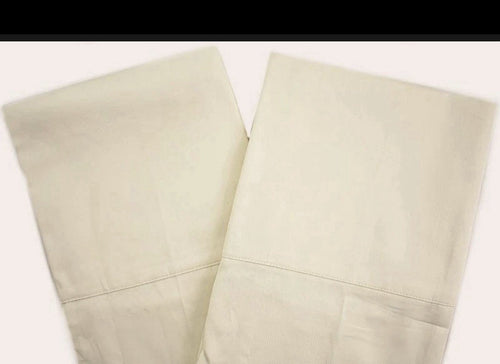Boll & Branch Signature Hemmed Organic Cotton STANDARD Pillowcases Cream1
